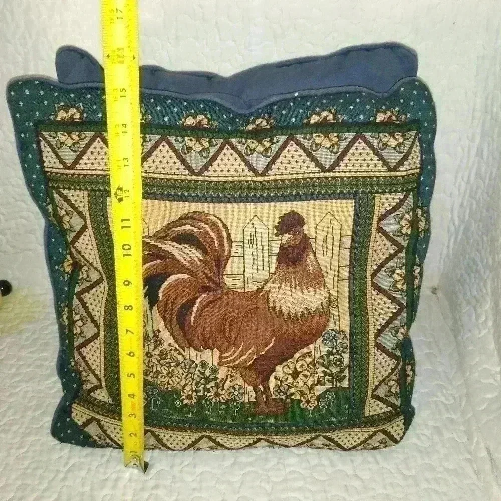 VTG FRENCH COUNTRY FARMHOUSE ROOSTERS DECORATIVE THROW PILLOWS TWO